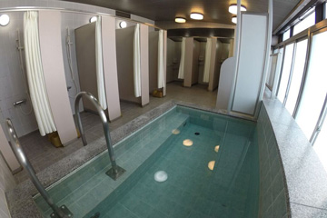 東京セントラルユースホステルの浴槽と仕切られているシャワールーム